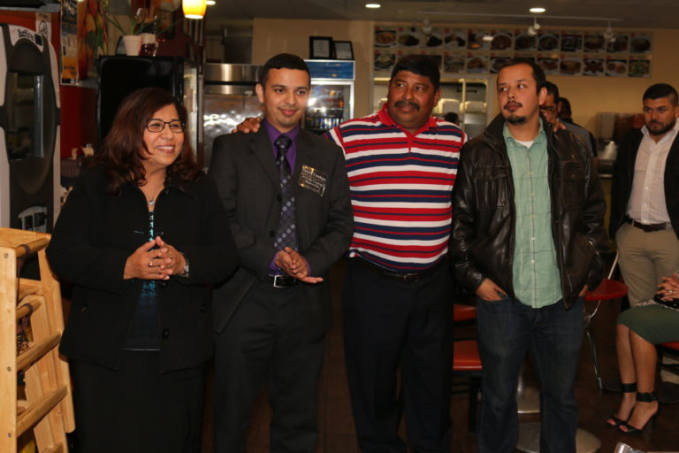 Latinos quieren a Héctor Cendejas de concejal en Manassas Park