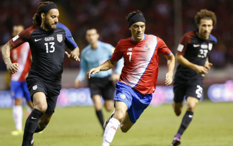 Costa Rica aplasta a EE.UU.