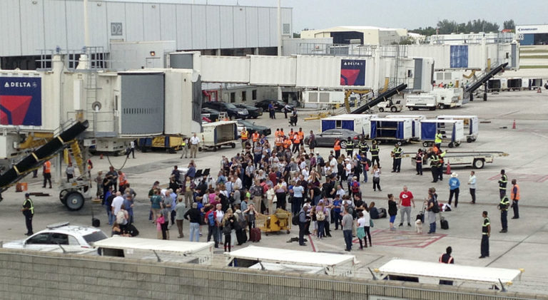 Tiroteo en aeropuerto de Florida deja 5 muertos y 8 heridos