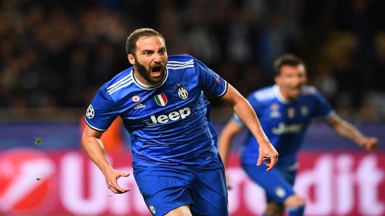 Higuaín hace soñar a la Juve