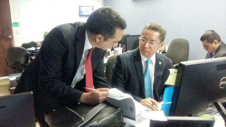 Los sobresueldos y el Fiscal General