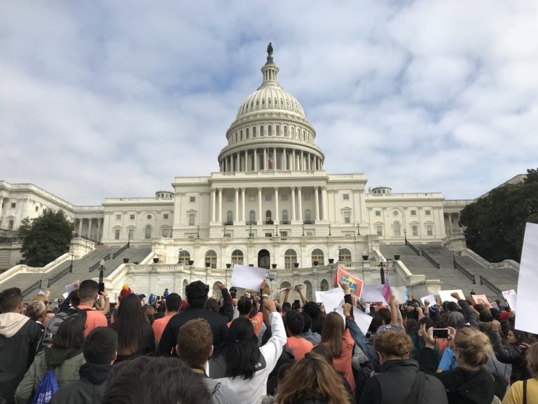 Dreamers presionan en el Congreso