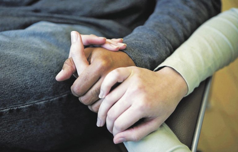 Ansiando su salvador y bondadoso toque