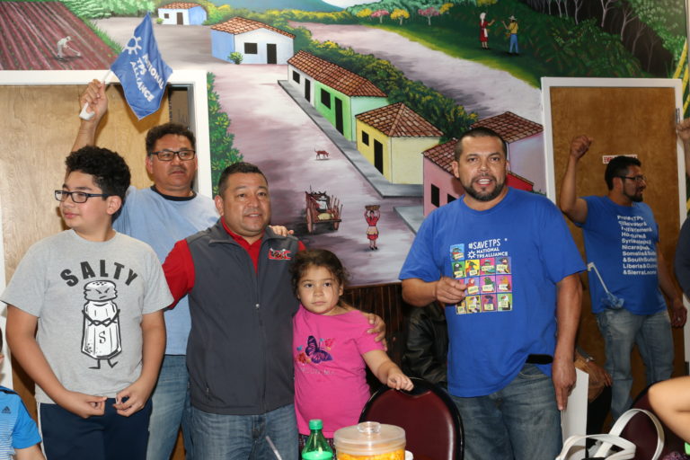 Bus de la justicia del TPS llega a Washington