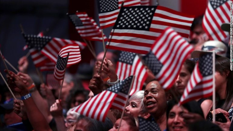 Estadounidenses ven al país dividido