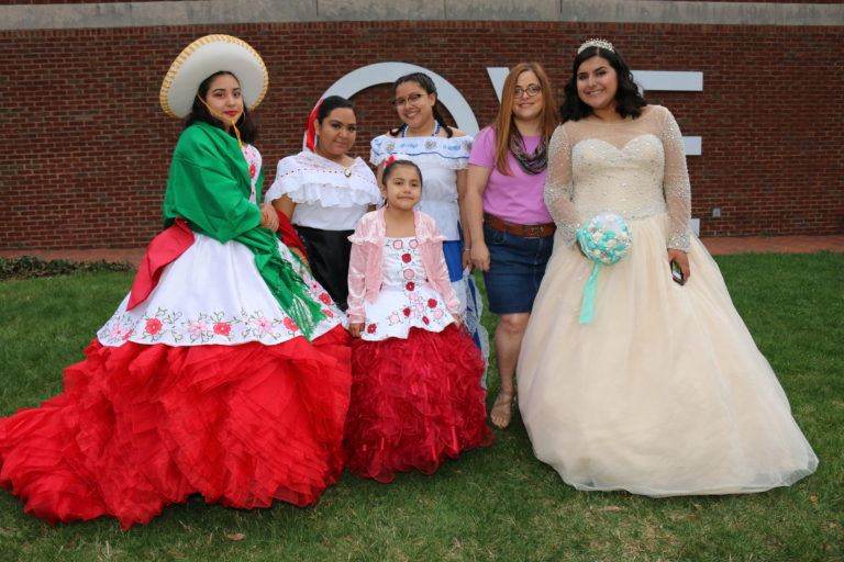 Tradiciones latinas en Manassas