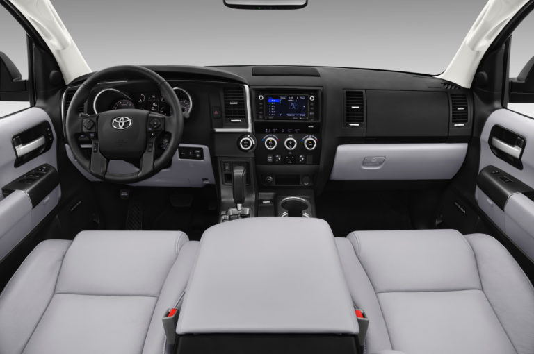 Toyota Sequoia; vieja pero interesante