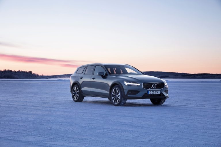 2020 Volvo V60 Cross Country, capaz, hermoso y muy capaz