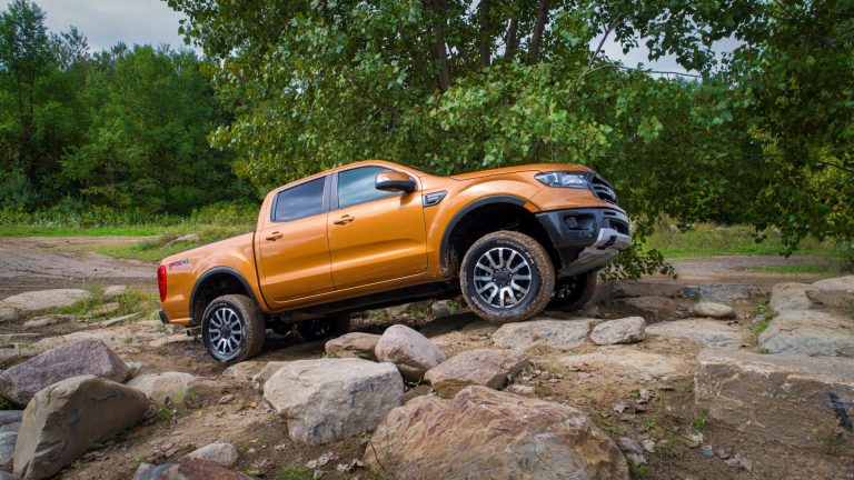 Ford Ranger; provoca tumulto en el sector de camionetas medianas