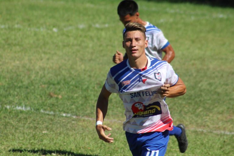 Fuerte lucha por pasar a la segunda división del futbol profesional salvadoreño