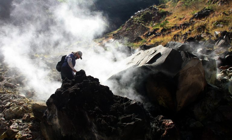 Volcán, El Hoyón en Usulután, no está dormido