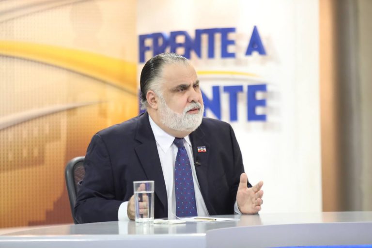 Presidente de Arena afirma que adeudan a proveedores y que necesitan del Fodes y la deuda política