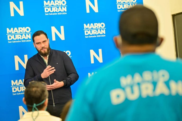 Mario Durán aventaja con 32.8 % a Ernesto Muyshondt en San Salvador