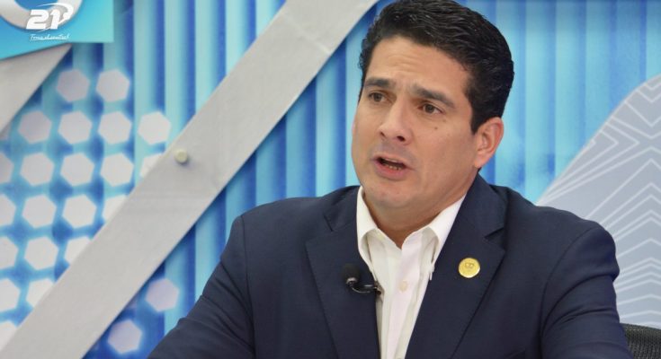 Alcalde de Santa Tecla, Roberto d’Aubussion, utiliza $300 mil para indemnizar empleados de confianza