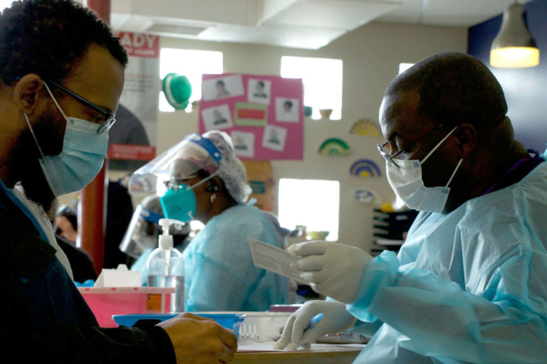 Washington DC se esfuerza por vacunar a todos sus residentes