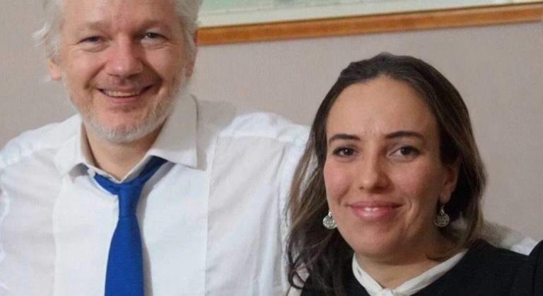 Fundador de WikiLeaks y su novia planean casarse en la cárel