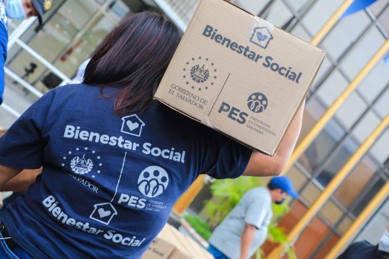 Gobierno salvadoreño anuncia que la entrega de 2.1 millones de paquetes alimentarios como apoyo al incremento del salario mínimo