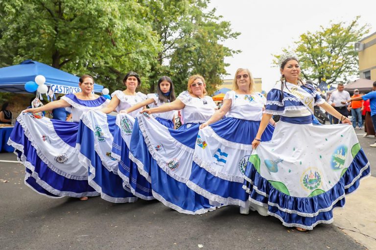 Salvadoreños festejan en Virginia, 200 años de Independencia