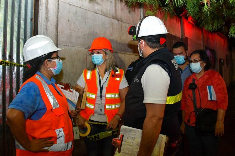 Ministro Rolando Castro confirmó la muerte de un obrero que sufrió accidente frente al Centro Comercial Galerías