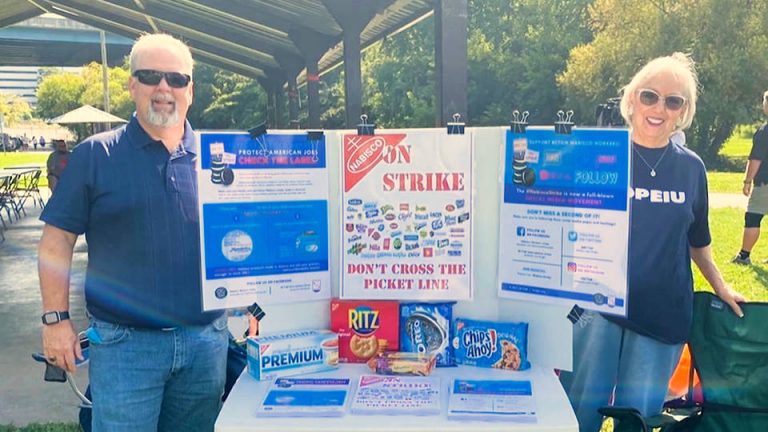 Los trabajadores de Nabisco continúan en huelga en cinco estados de EE.UU. mientras los trabajadores de Starbucks de la ciudad de Búfalo luchan por sindicalizarse