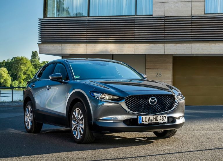Mazda CX-30. Entra por la puerta ancha y arrincona a algunos competidores