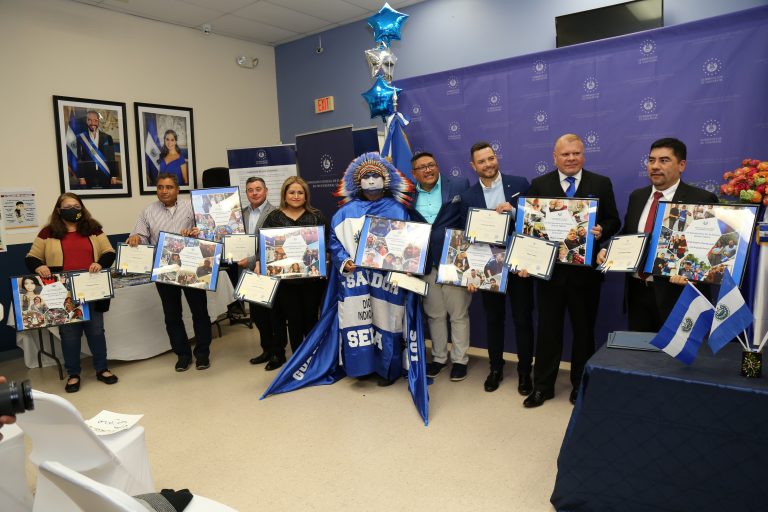 Reconocimiento a talentos salvadoreños