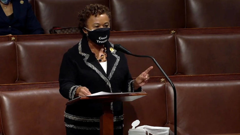 Los gobernadores de Maryland y Minesota dan positivo por COVID-19 a pesar de estar vacunados