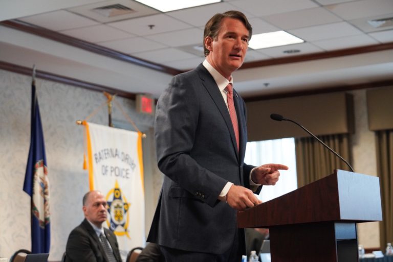 El gobernador Youngkin declara  estado de emergencia ante probable nevada este viernes