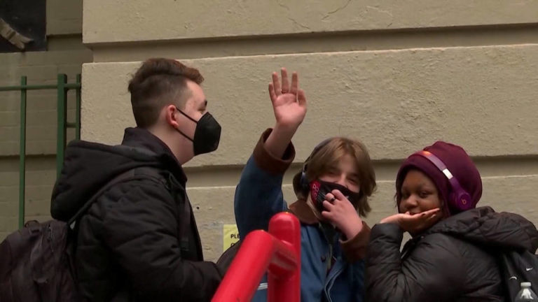 EE.UU. registra un millón de casos diarios de coronavirus