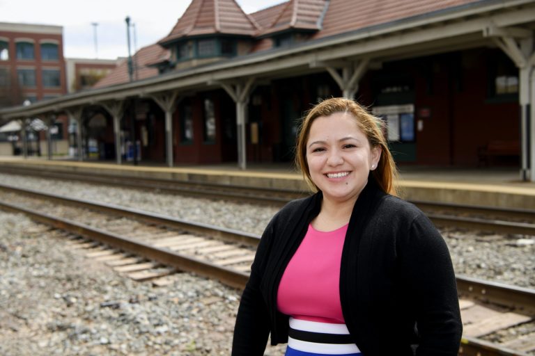 Sonia Vásquez, quiere ser la primera latina en la Alcaldía de Manassas