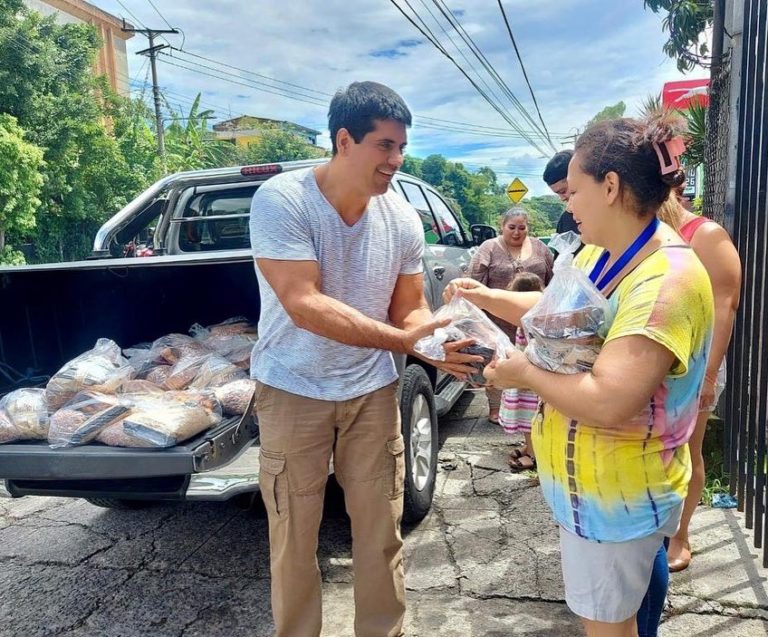 José Andrés Hernández: Llevamos ayuda alimentaria a familias de comunidad El Rosario de San Salvador