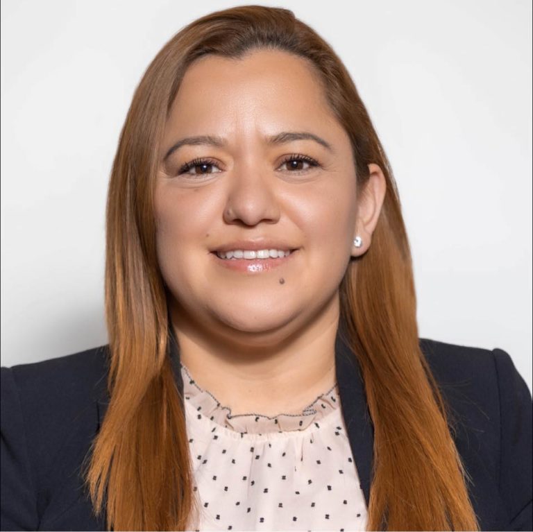 Salvadoreña Sonia Vásquez gana primarias en Manassas