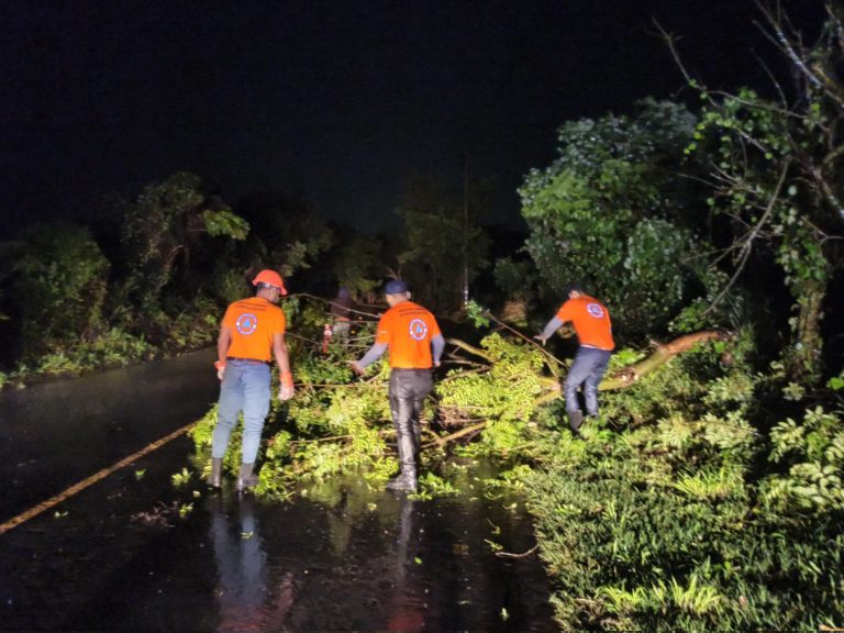 Alerta roja en zona costera de El Salvador por incremento de lluvias