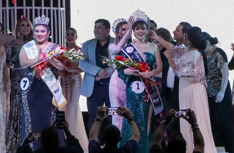 Valeria Martínez es la nueva reina de las fiestas patronales de Mejicanos