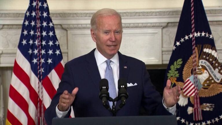 Biden insta al Congreso de EE.UU. a aprobar rápidamente la legislación sobre el clima, la atención médica y la economía