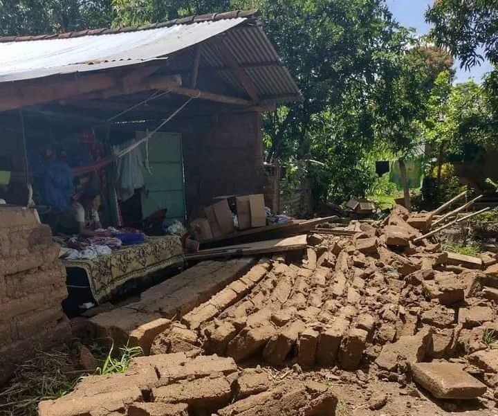 Vivienda se desploma por enjambre sísmico en Ahuachapán