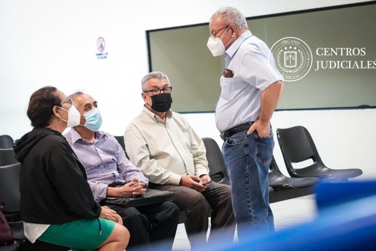 Detención contra 4 implicados en desvío de fondos durante el periodo de Sánchez Cerén