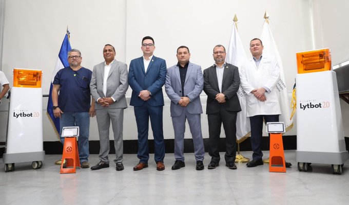 Histórico: El Salvador cuenta con dos robots para desinfectar quirófanos de hospitales Rosales y Benjamín Bloom