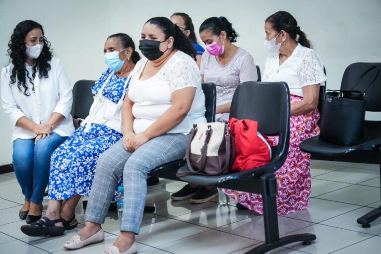 𝗙𝗮𝗺𝗶𝗹𝗶𝗮 𝗮𝗰𝘂𝘀𝗮𝗱𝗮 𝗱𝗲 𝗹𝗮𝘃𝗮𝗱𝗼 𝗱𝗲 𝗱𝗶𝗻𝗲𝗿𝗼 𝗲𝘀 𝗱𝗲𝗰𝗹𝗮𝗿𝗮𝗱𝗮 𝗶𝗻𝗼𝗰𝗲𝗻𝘁𝗲