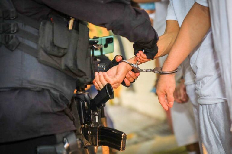 El 92 % de los salvadoreños aprueba que el Gobierno endurezca las medidas en contra de los pandilleros&nbsp;