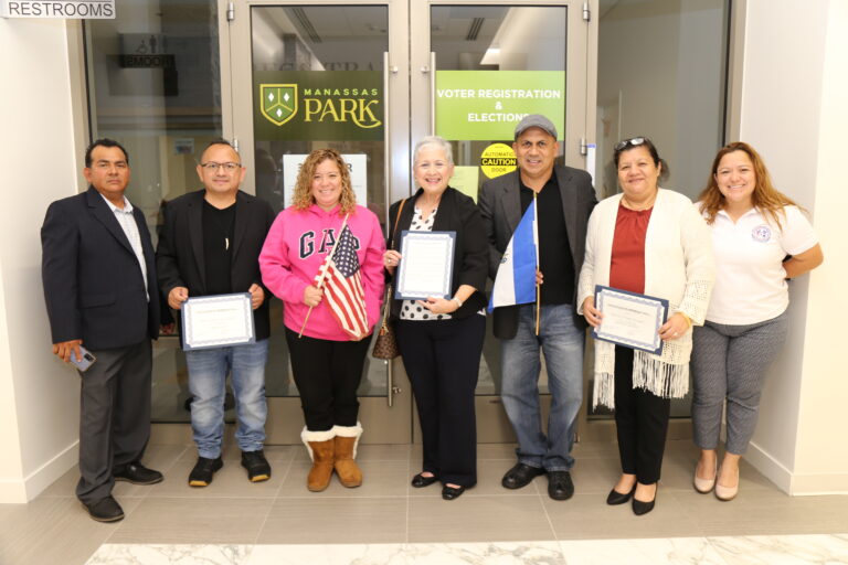 Alcaldía de Manassas Park reconoce aporte latino
