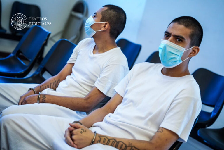 𝗢𝗰𝗵𝗼 𝗮𝗻̃𝗼𝘀 𝗱𝗲 𝗰𝗮́𝗿𝗰𝗲𝗹 𝗽𝗮𝗿𝗮 𝗽𝗮𝗻𝗱𝗶𝗹𝗹𝗲𝗿𝗼𝘀 𝗾𝘂𝗲 𝗰𝗼𝗻𝗳𝗲𝘀𝗮𝗿𝗼𝗻 𝗾𝘂𝗲 𝗲𝘅𝘁𝗼𝗿𝘀𝗶𝗼𝗻𝗮𝗯𝗮𝗻