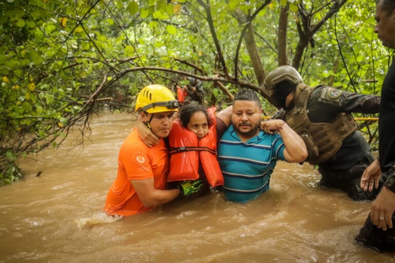 Decretan alerta roja para 24 municipios considerados con alta vulnerabilidad