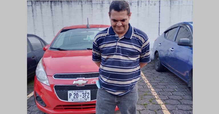 VIDEO | Exdiputado del FMLN, Misael Mejía, capturado por tratar de atropellar a una persona