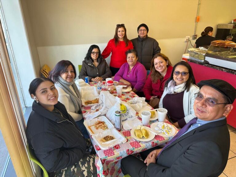 Pupusería y Delicias Centroamericanos “Mía” en Manassas