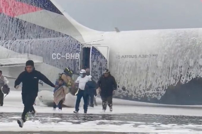 Simulacro de la muerte en aeropuerto Jorge Chávez