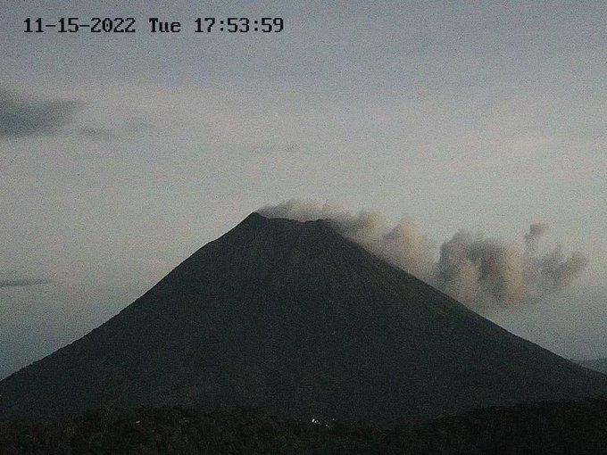 Desgasificación del volcán Chaparrastique mantiene en vilo a migueleños