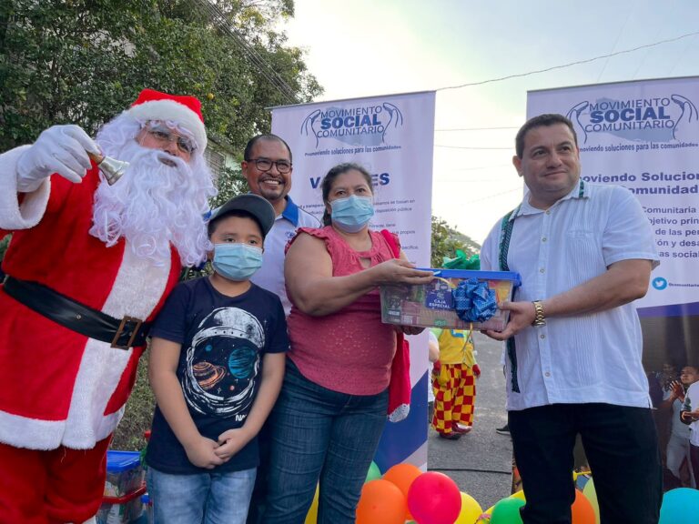 Movimiento Social Comunitario entrega 50 mil juguetes a niños del Gran San Salvador