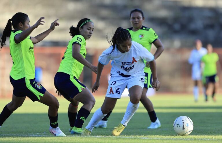 Santa Tecla campeona de la Liga Femenina de Fútbol