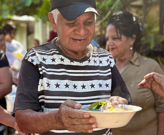 Alcaldía de Mejicanos inaugura programa de alimentación para adultos mayores y niños